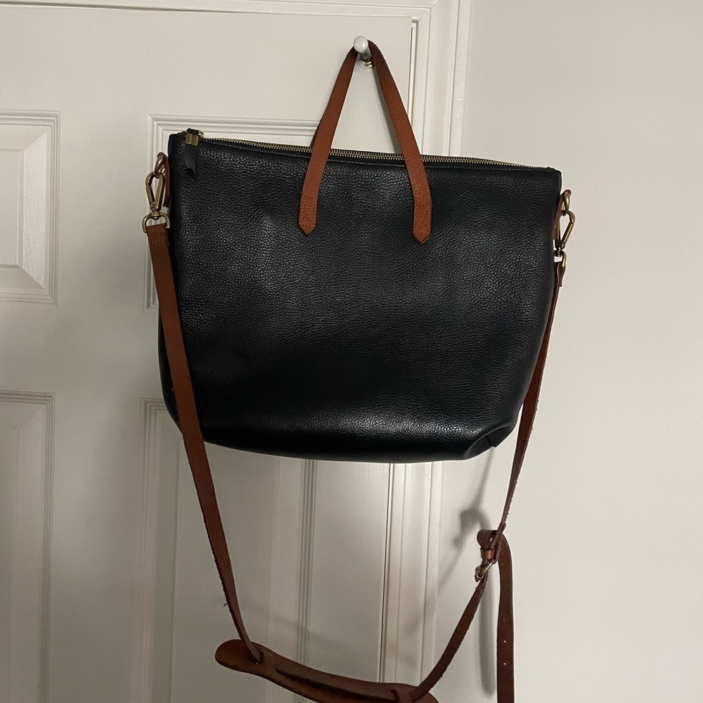 Madewell zip top transport.